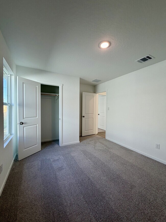 Building Photo - 14536 Azzurro Stone