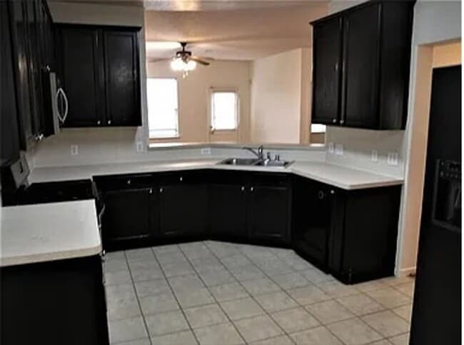 Building Photo - Charming 5BR Townhome in Houston
