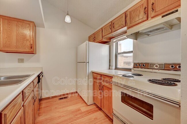 Building Photo - 4154 S Richfield Way