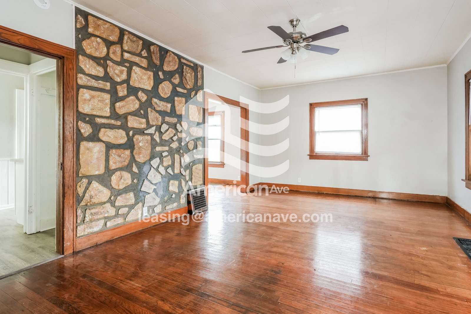 Building Photo - 522 E 3rd St