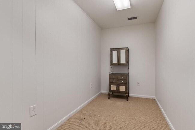 Building Photo - 2849 Schoolhouse Cir