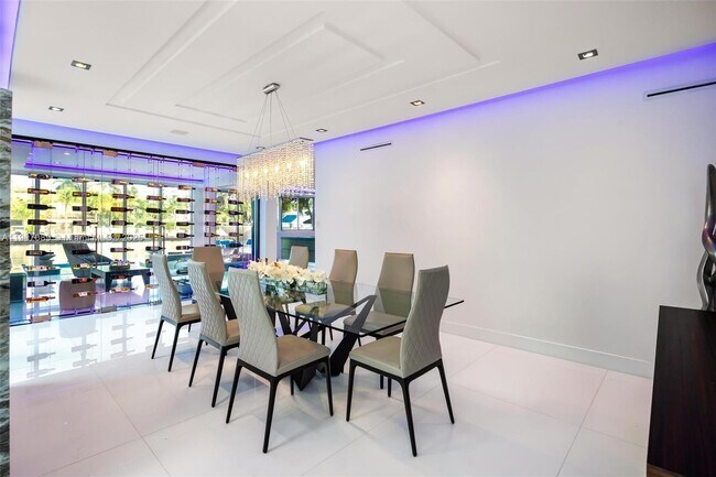 Building Photo - 300 Royal Plaza Dr