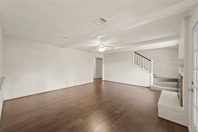 Building Photo - 14110 Saddlebend Dr
