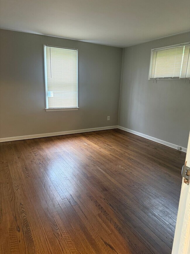 Building Photo - SPECIAL OFFER ! Sign lease by Monday 5/11/26 and  get  1/2 Off First Month rent!