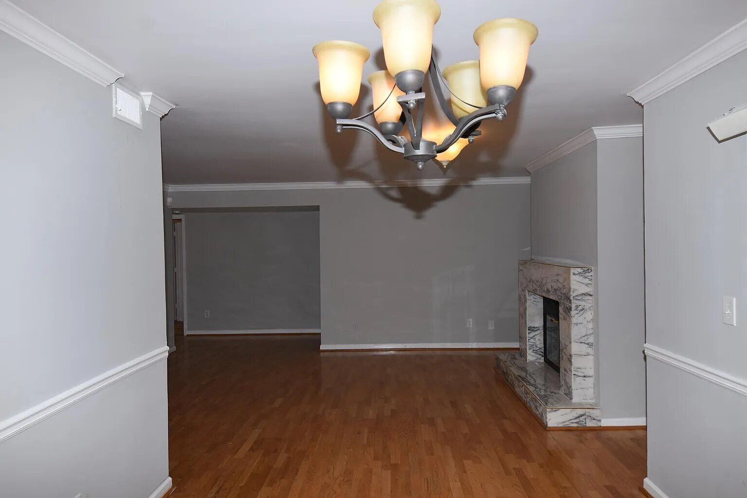 Dining area - 302 Lenox Way NE