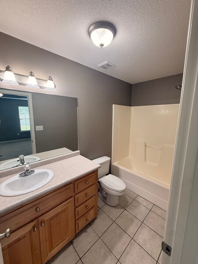 Building Photo - 5203 Branch Point Dr