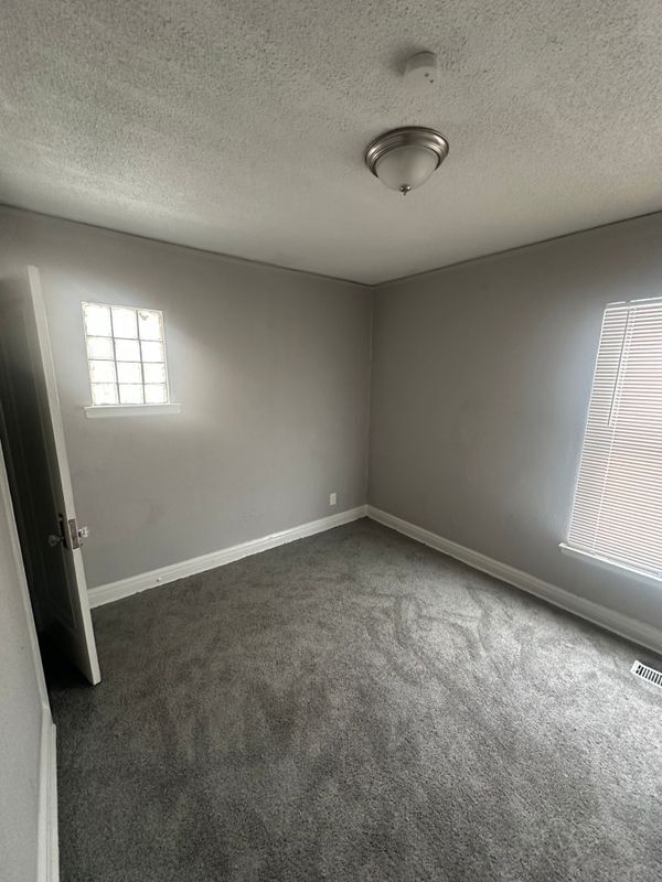 Building Photo - 15862 Stansbury Ave