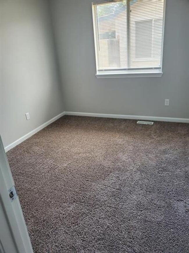 Building Photo - South Boise 3 Bedroom Home