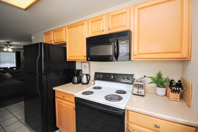 Building Photo - 707 Bagwell Ct