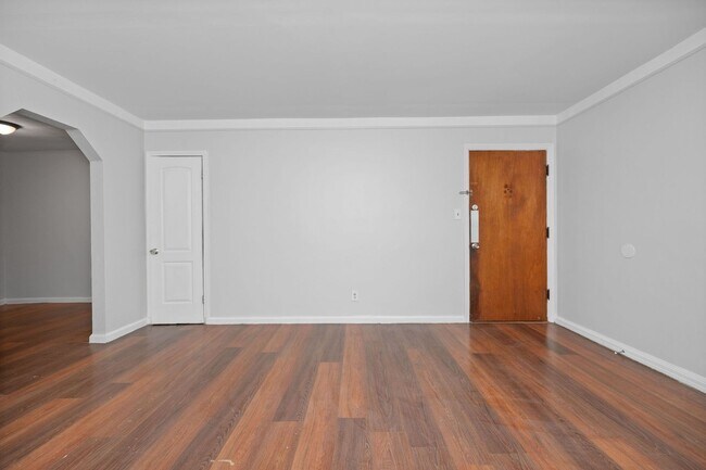 Building Photo - 632 Maple Dr