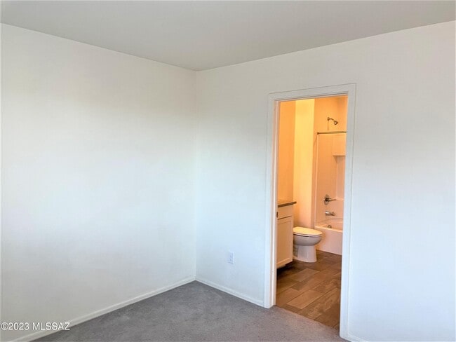 Building Photo - 9450 N Andrina Dr