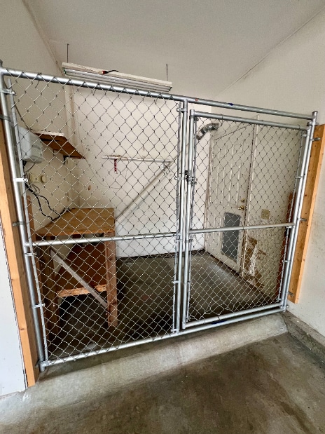 Building Photo - Spacious 4-Bed Retreat with Guest Suite & Fireplace