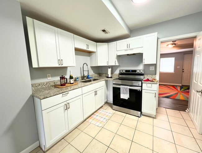 Building Photo - 2510 Mosher St