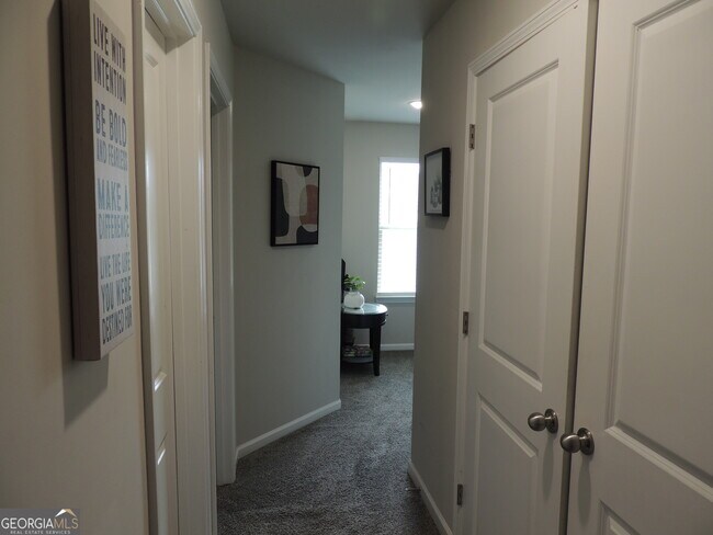 Building Photo - 325 McGiboney Ln