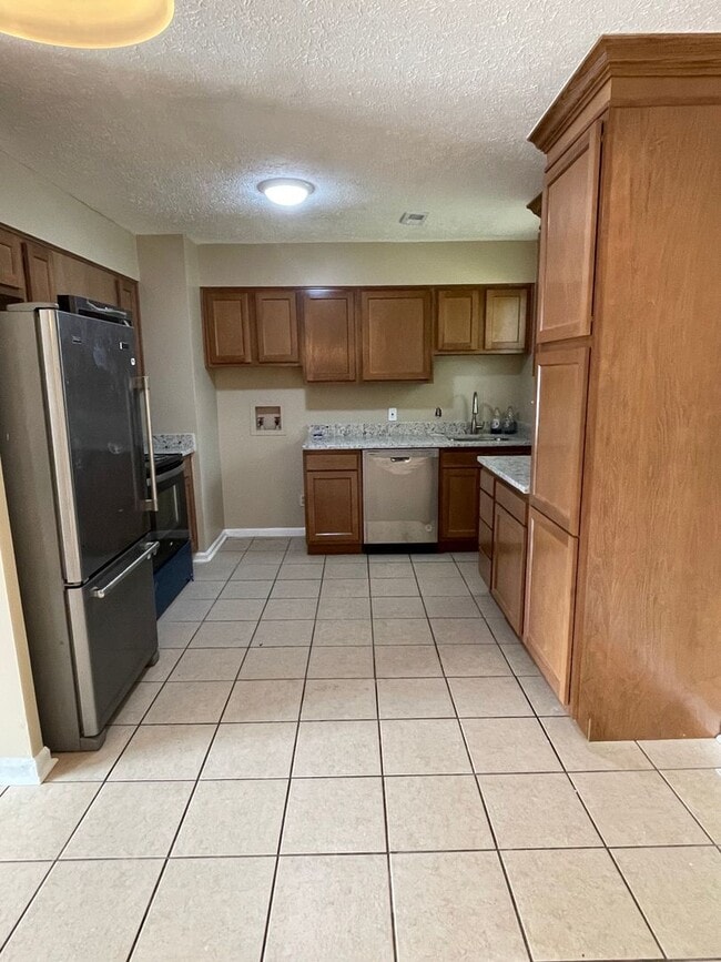 Building Photo - Brick Ranch