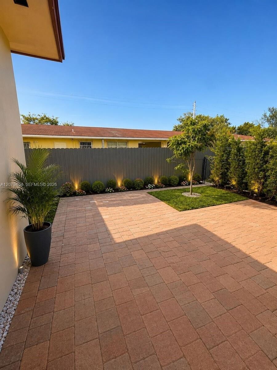 Building Photo - 8880 SW 25th St