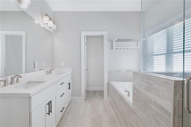 Building Photo - 1859 Commons Pl NW