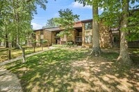 Building Photo - 120 Amberly Dr