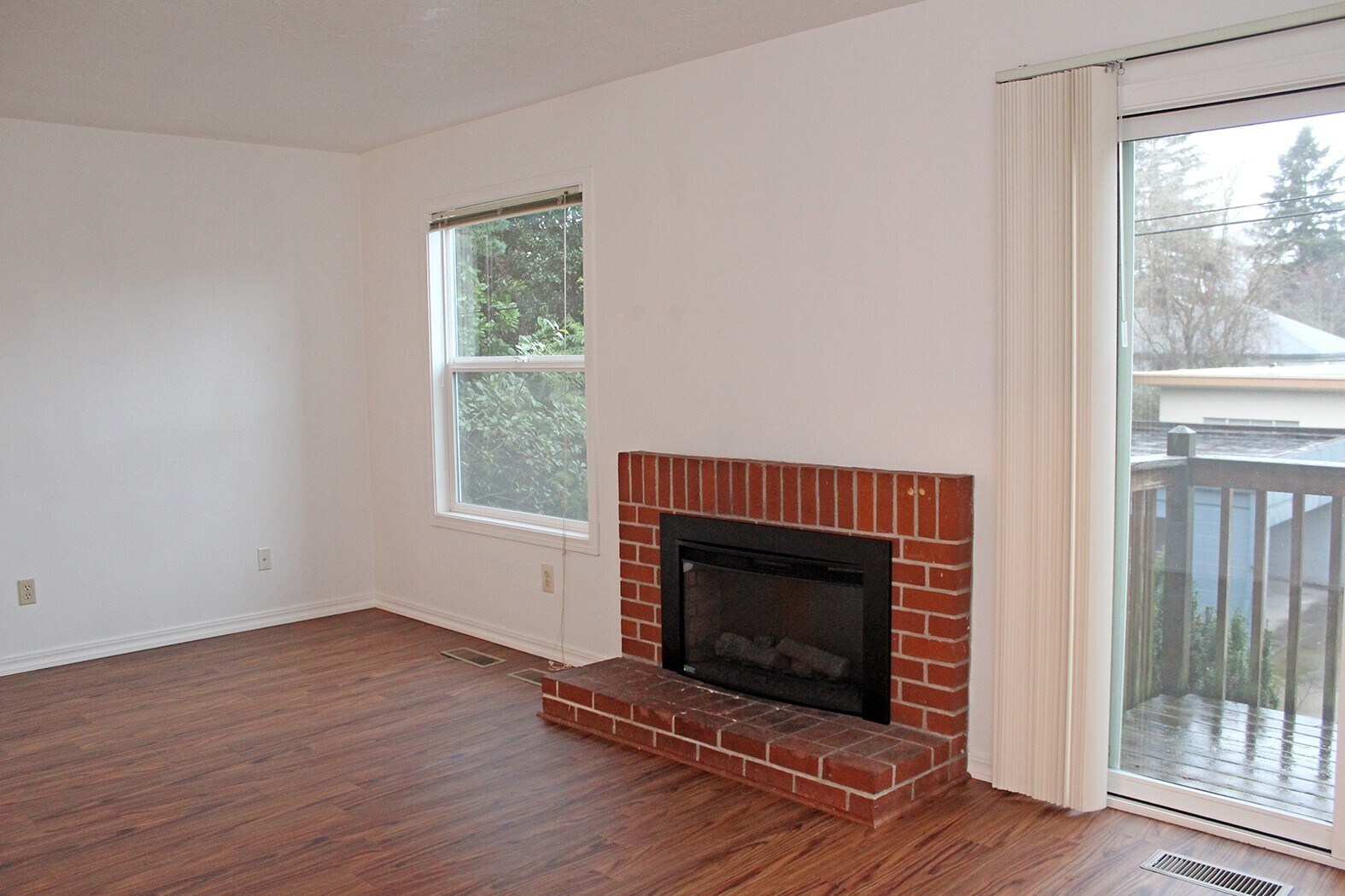 Building Photo - 3805-3805 SE Cesar Estrada Chavez Blvd