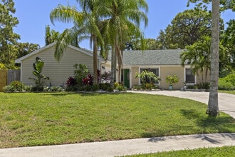 Building Photo - 591 Kriss Ln