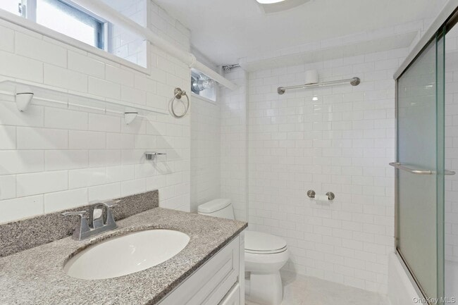 Building Photo - 164 Nelson Rd