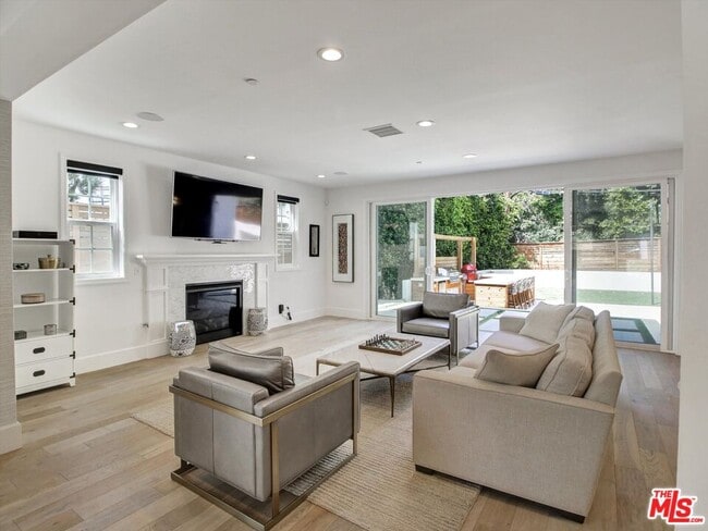 Building Photo - 10593 Kinnard Ave