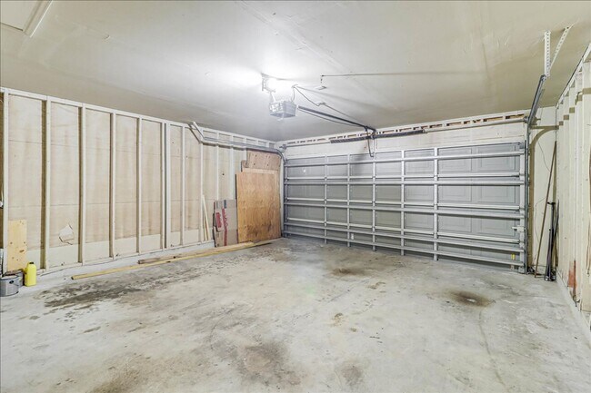 Building Photo - 2317 Tropical Wind Dr