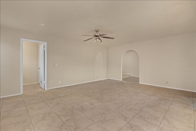 Building Photo - Spectacular Updates, 3 Bedroom 2 Bath