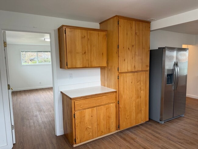 Building Photo - Updated 3 bedroom, 1 bath house in Creswell!