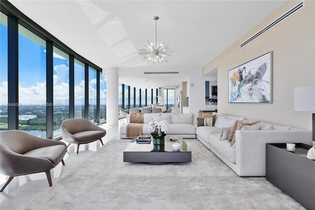 Building Photo - 15701 Collins Ave