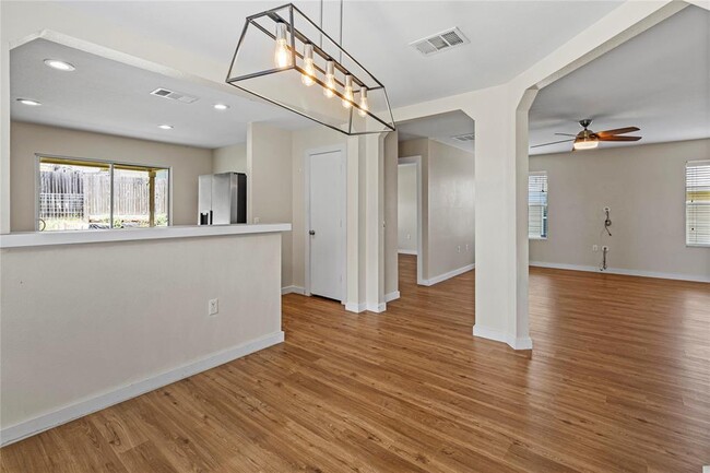 Building Photo - 9004 Berryline Cove