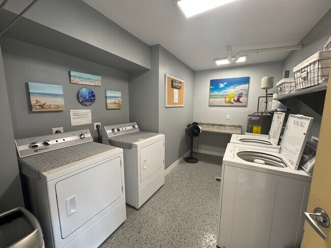 Building Photo - 3200 N Hwy A1A