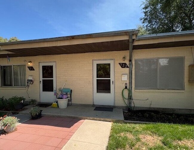Primary Photo - 1 Bedroom Multiplex Near Liberty Park!