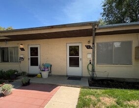 Building Photo - 1 Bedroom Apartment Near Liberty Park!