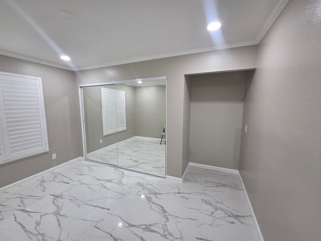 Building Photo - 52641 Avenida Martinez