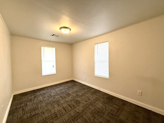 Building Photo - 531 G St NW