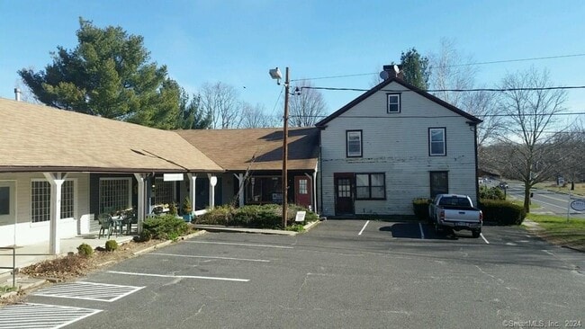 Building Photo - 107 Main St N