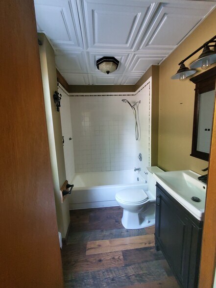 Building Photo - 314 S Hubbard St