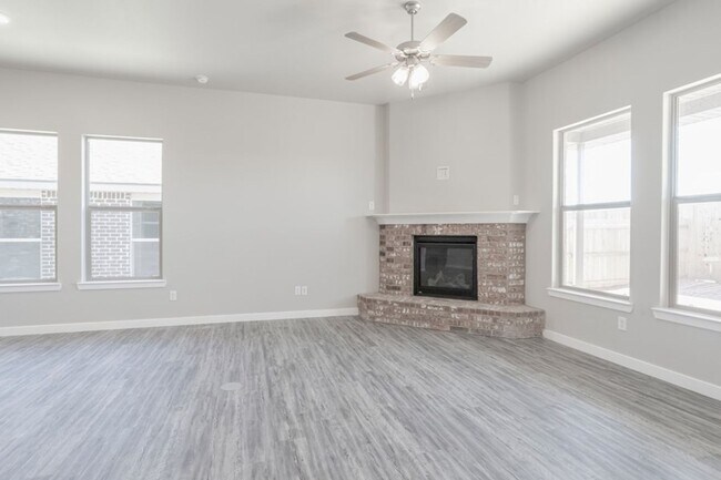 Building Photo - New Beginnings Start At AMRR: Spacious 3 bedroom in Midland!