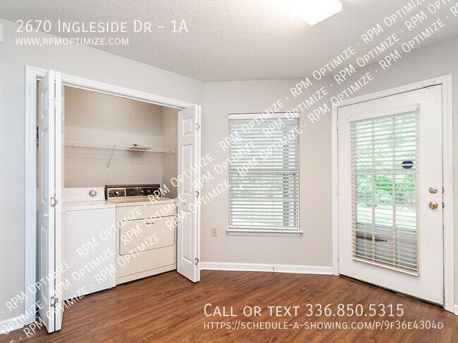 Building Photo - 2670 Ingleside Dr