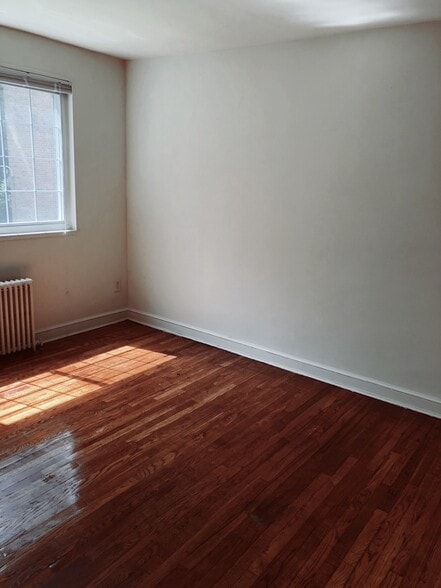 Building Photo - 100 Schuyler Rd