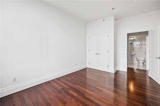 Building Photo - 1 Scarsdale Rd