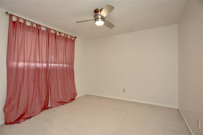 Building Photo - 4243 Yupon Ridge Dr