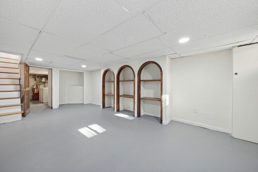 Building Photo - 524 Fernon St