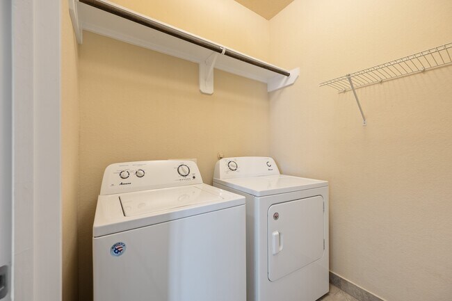 Building Photo - 3530 Vivaldi Dr