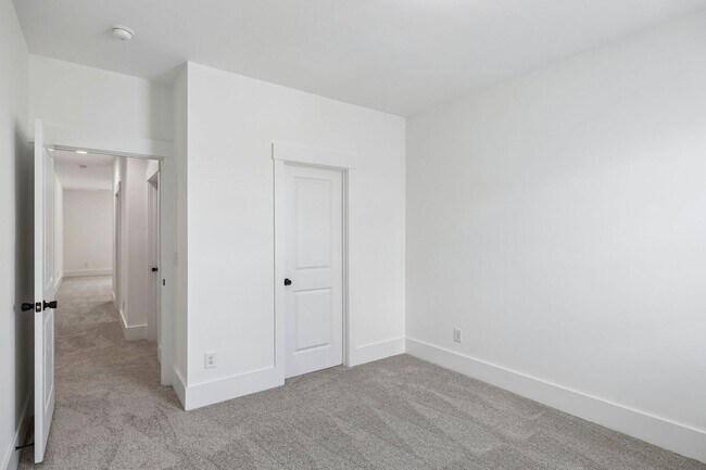 Building Photo - Available now in highly desirable Amelia Park! Beautifully maintained 5-bedroom, 3.5-bath home
