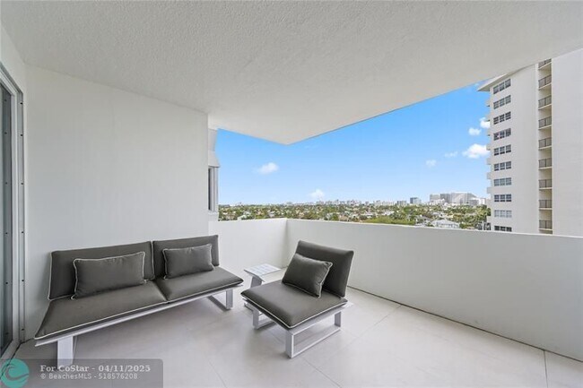 Building Photo - 333 Sunset Dr