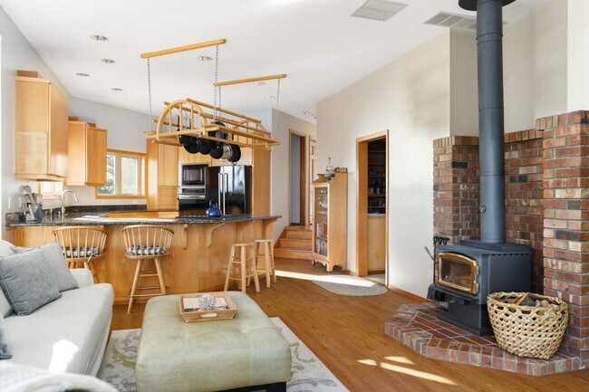 Building Photo - Gorgeous West facing View Home in Coupeville with Acreage and Privacy!