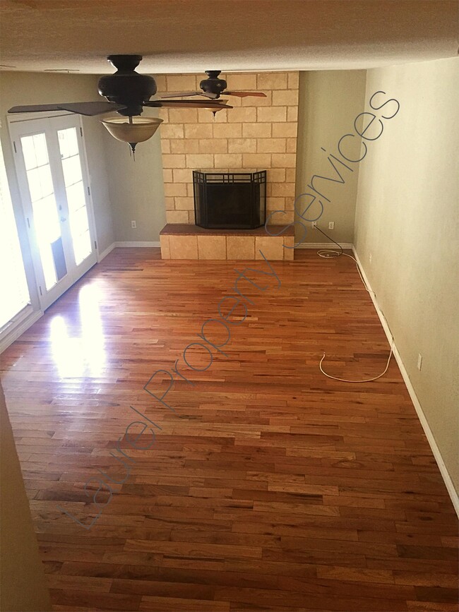 Building Photo - 517 Holman Way