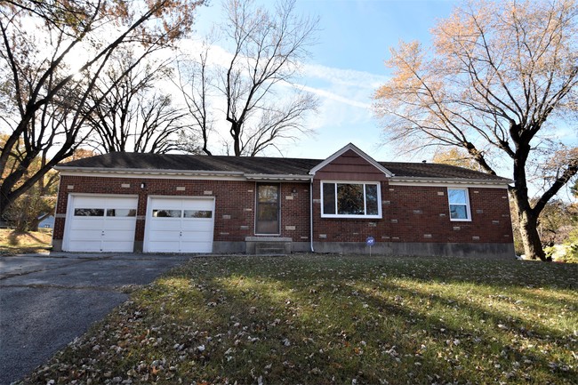 Primary Photo - 6527 Troup Ave